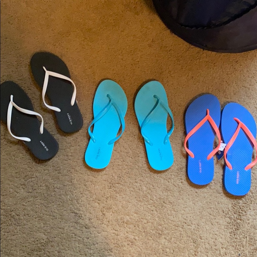 Never worn Old Navy Flip Flops
